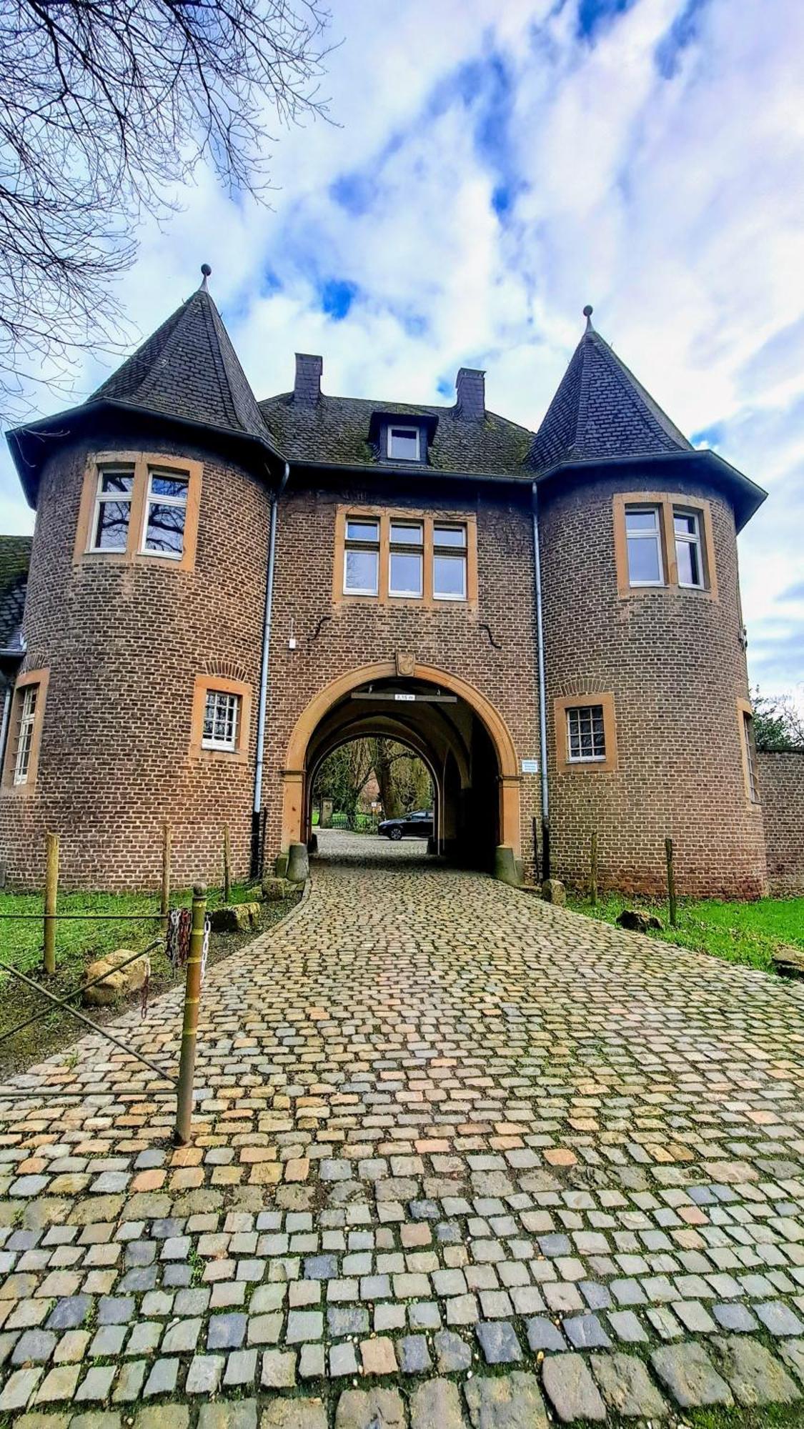 Apartments Am Schloss Rimburg Ubach-Palenberg Exteriör bild