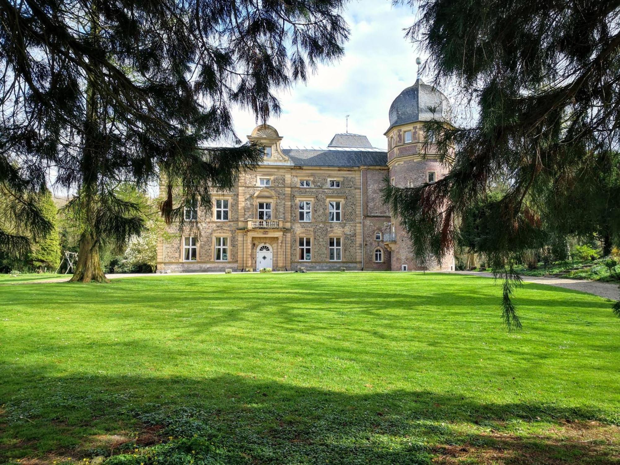 Apartments Am Schloss Rimburg Ubach-Palenberg Exteriör bild